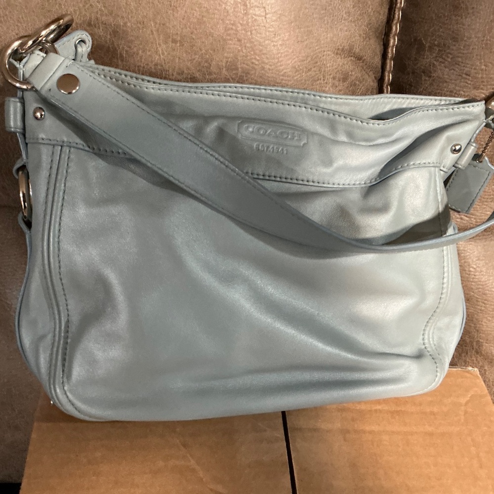 Coach full leather pearlized pale blue shoulder bag - Picture 10 of 10